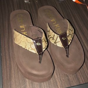 Calvin Klein chunky flip flops